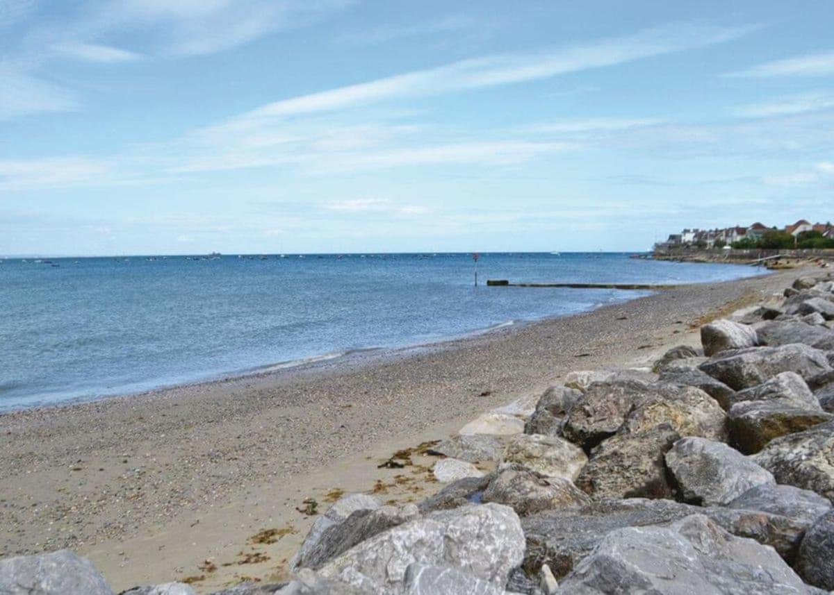 Salterns Village Seaview Extérieur photo